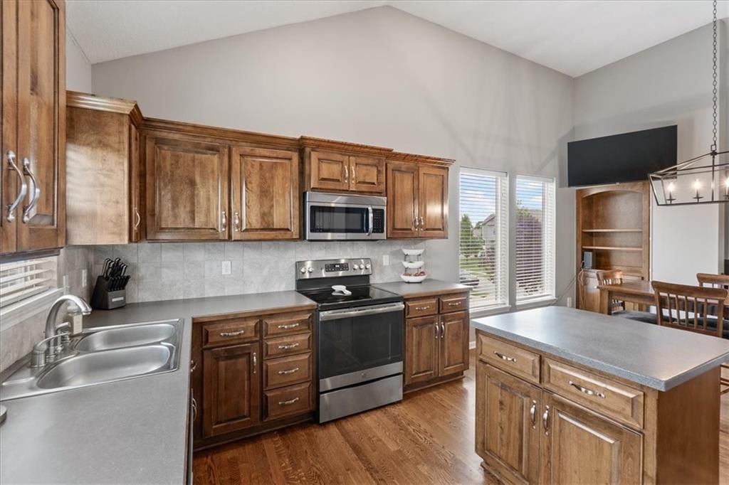 126 N Pecan Street — photo 8