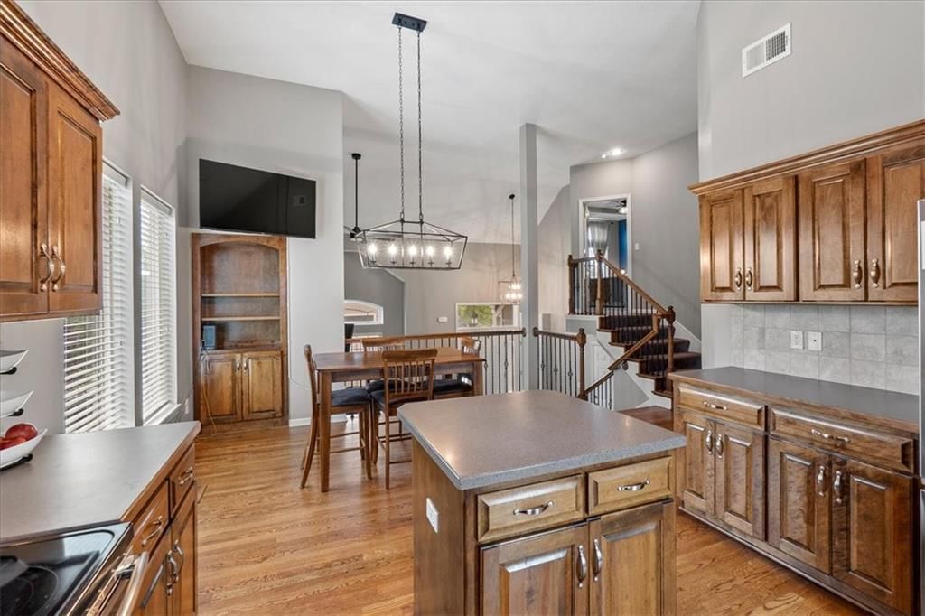 126 N Pecan Street — photo 9