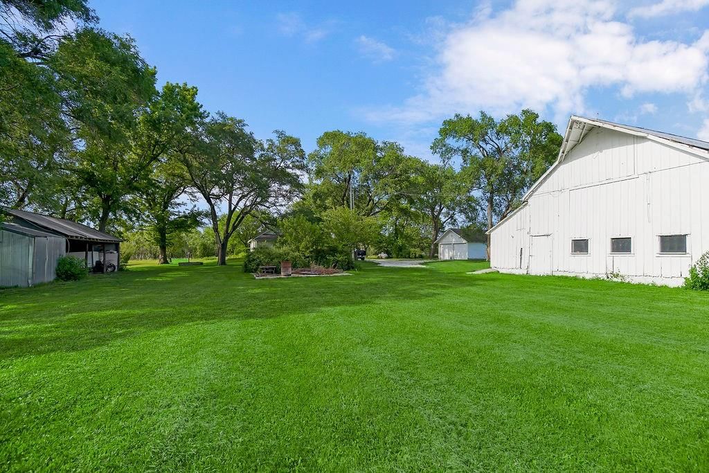 1945 N 900th Road — photo 10