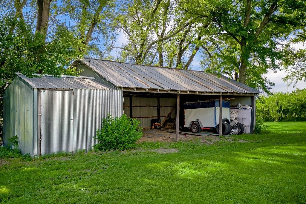 1945 N 900th Road — photo 11