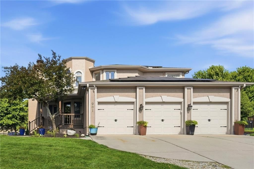 901 SW Raintree Drive — photo 1