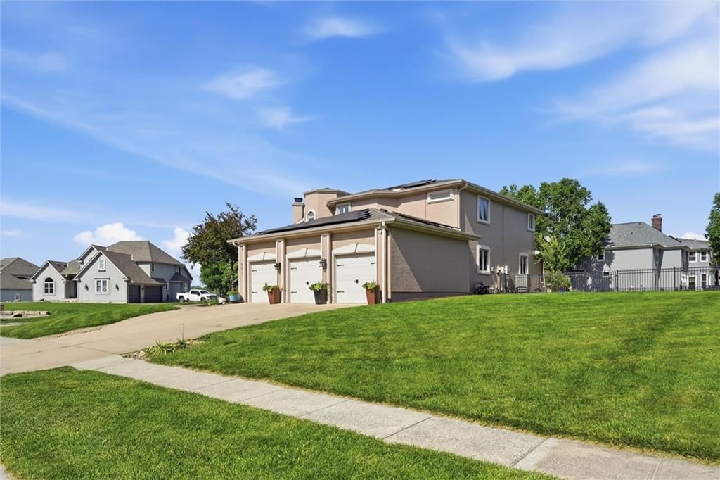 901 SW Raintree Drive — photo 4