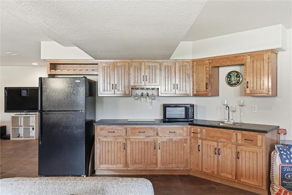 901 SW Raintree Drive — photo 40