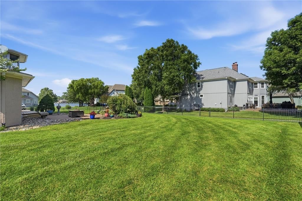 901 SW Raintree Drive — photo 47