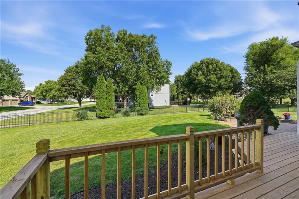 901 SW Raintree Drive — photo 48