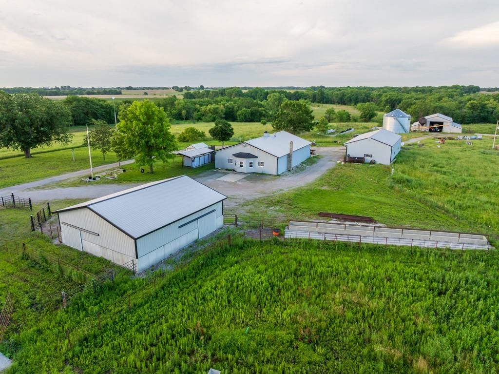 570 SE PP Highway — photo 12