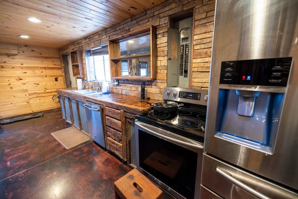 570 SE PP Highway — photo 49