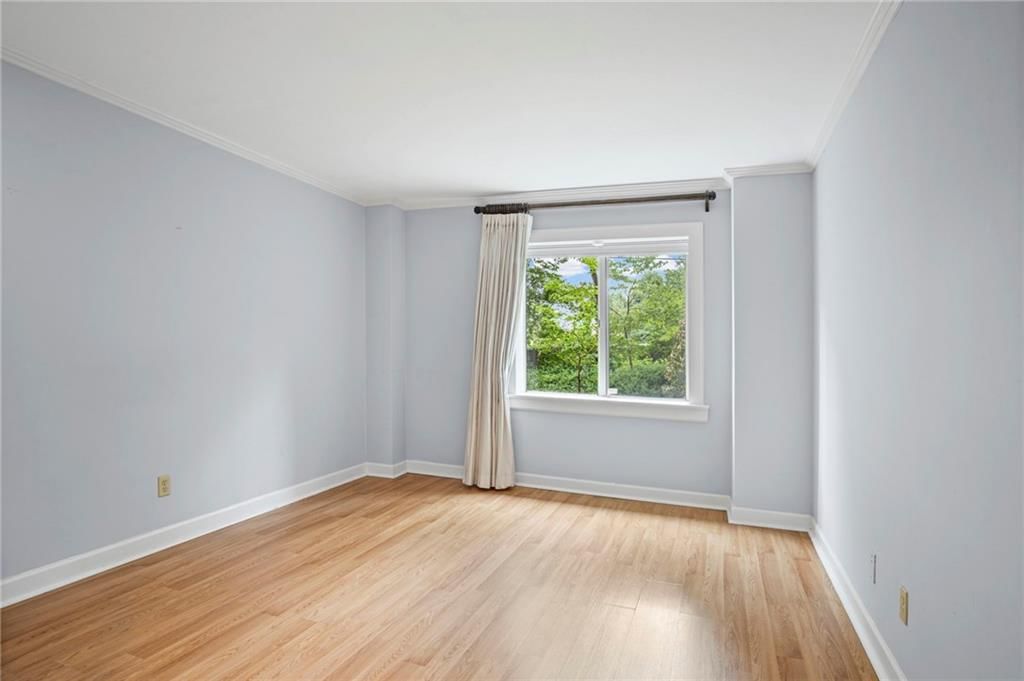 4550 WARWICK Boulevard — photo 10