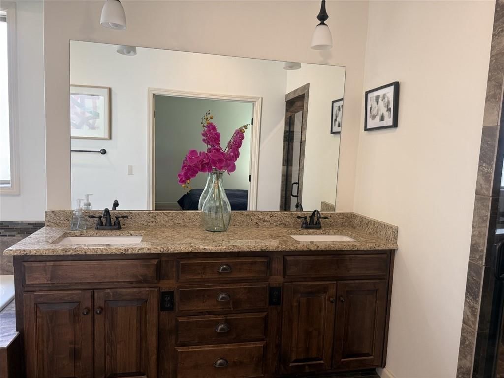 9001 N Norton Avenue — photo 11
