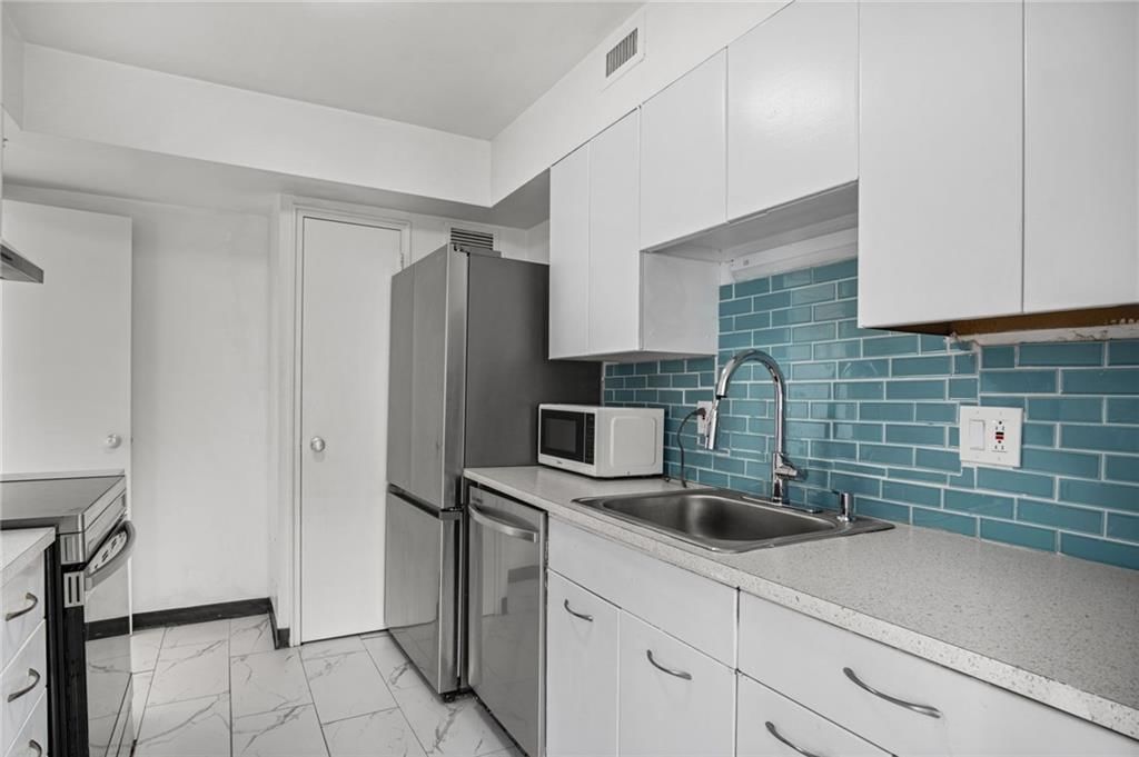 4550 Warwick Boulevard — photo 3