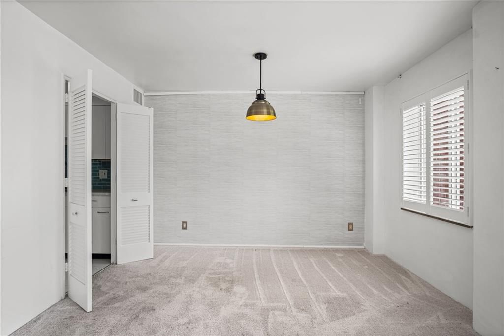 4550 Warwick Boulevard — photo 6