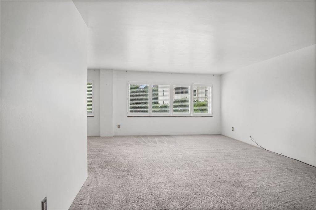 4550 Warwick Boulevard — photo 7