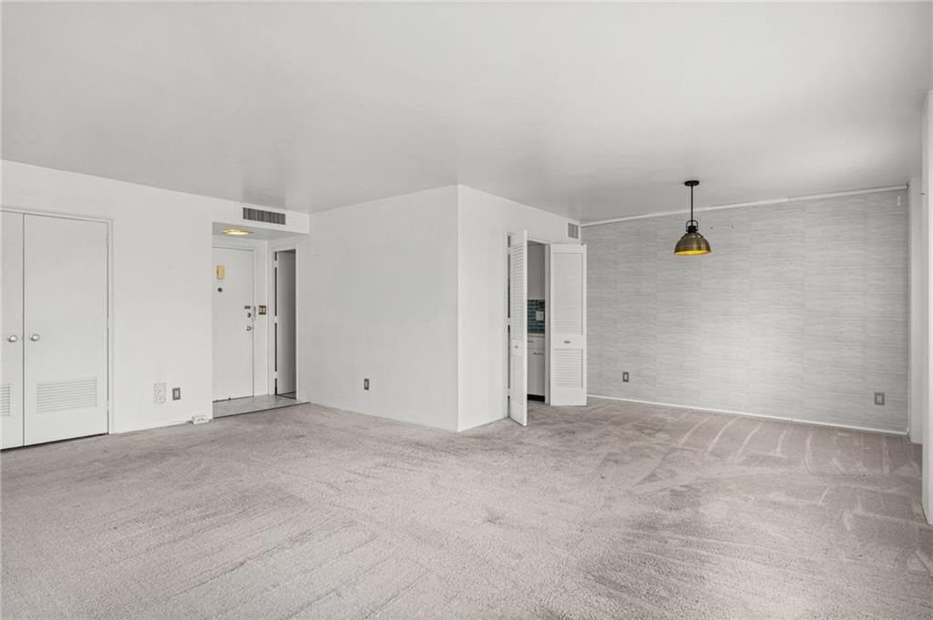 4550 Warwick Boulevard — photo 9