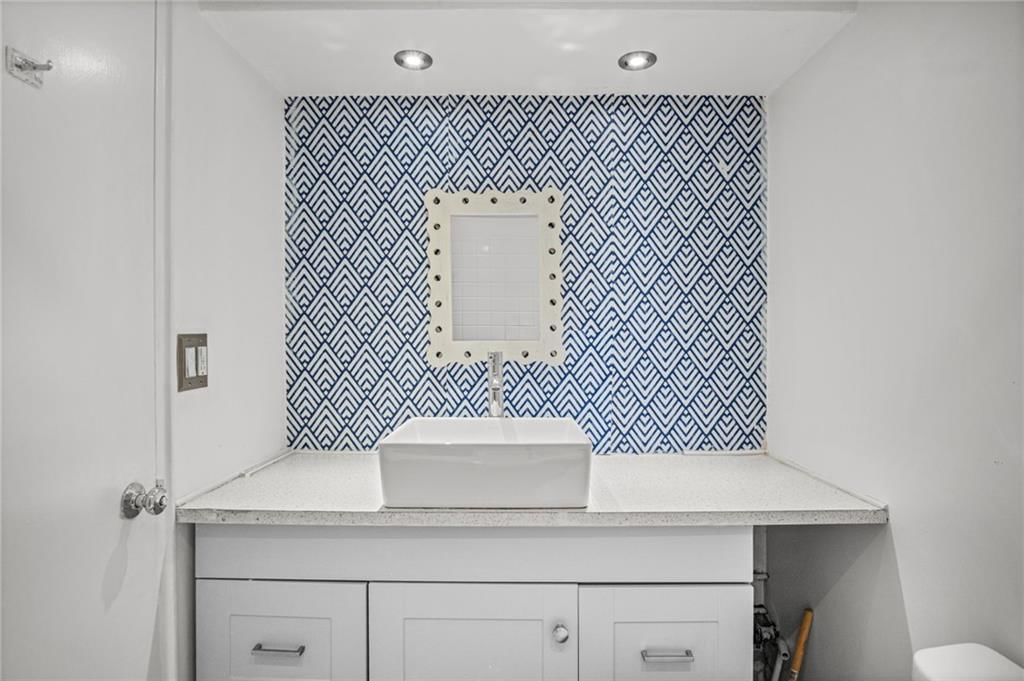 4550 Warwick Boulevard — photo 11