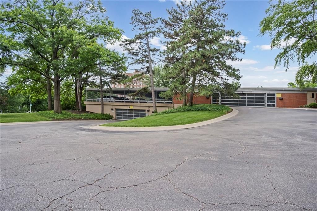 4550 Warwick Boulevard — photo 19