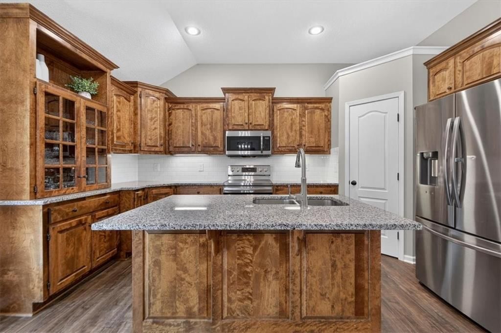 207 Carriage Court — photo 7