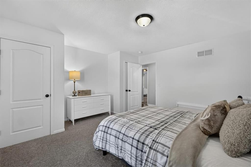 207 Carriage Court — photo 22