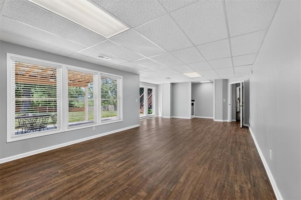 207 Carriage Court — photo 35