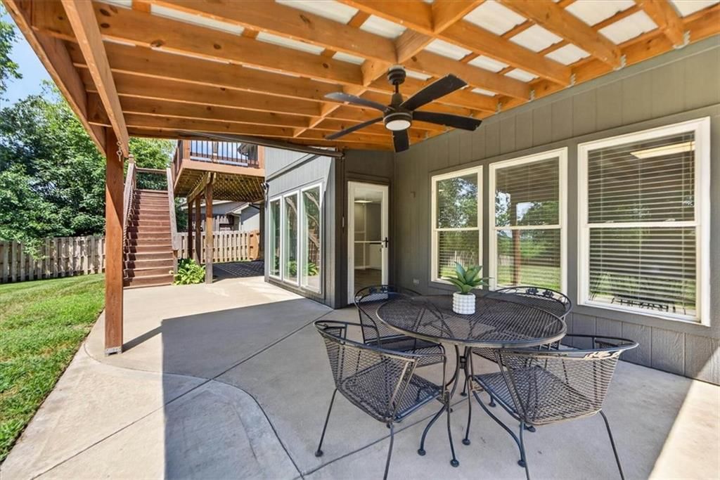 207 Carriage Court — photo 46