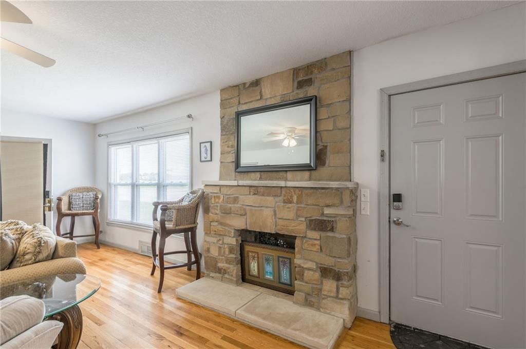 107 N Broadway Street — photo 17