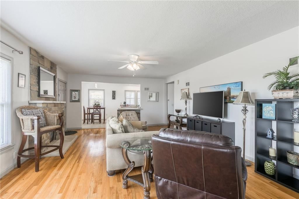 107 N Broadway Street — photo 20