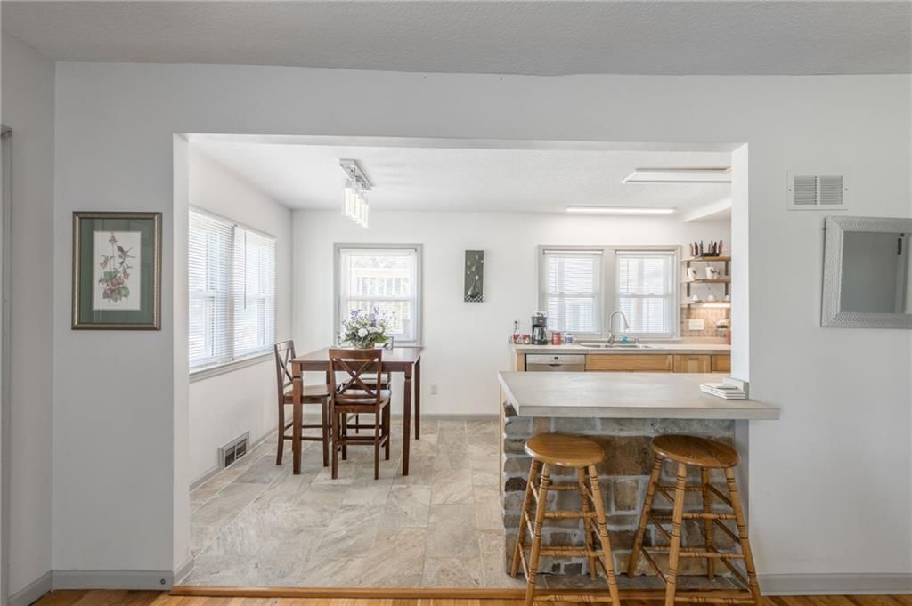 107 N Broadway Street — photo 21