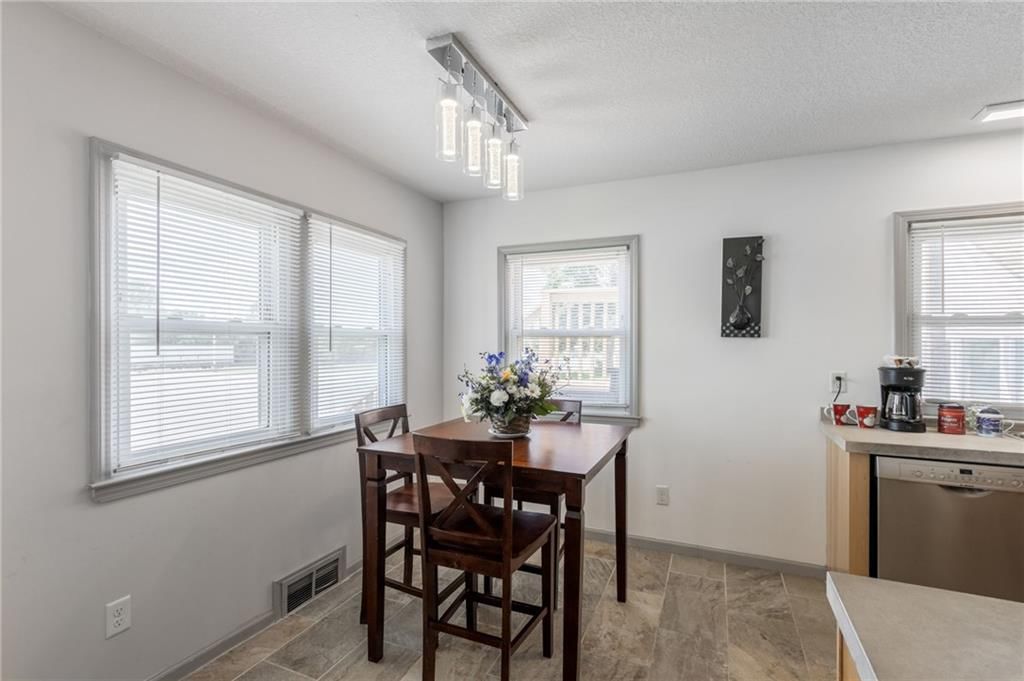 107 N Broadway Street — photo 22