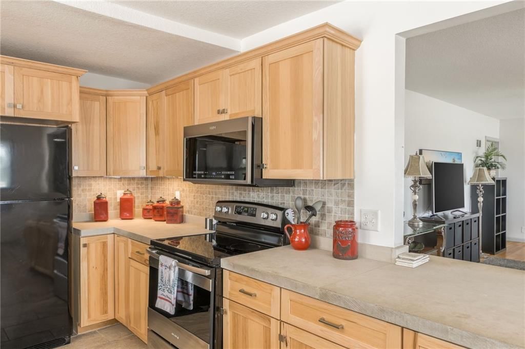 107 N Broadway Street — photo 26