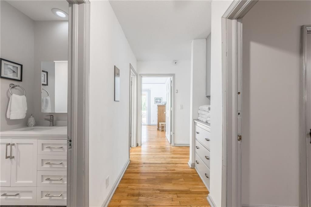 107 N Broadway Street — photo 30