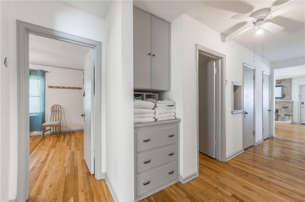 107 N Broadway Street — photo 31