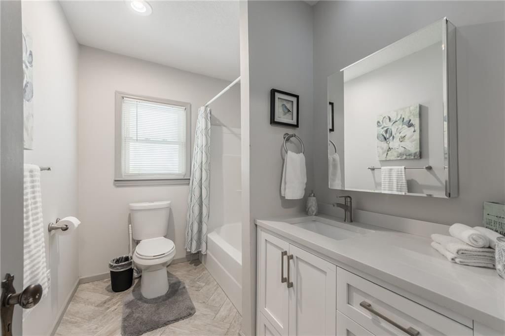 107 N Broadway Street — photo 32