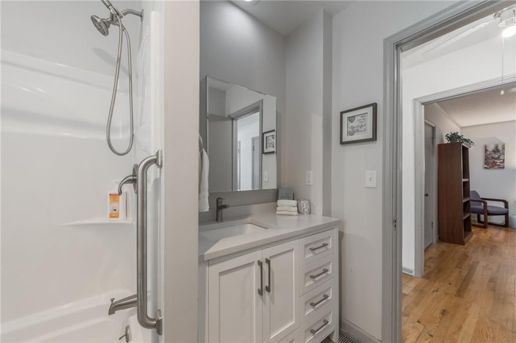 107 N Broadway Street — photo 33