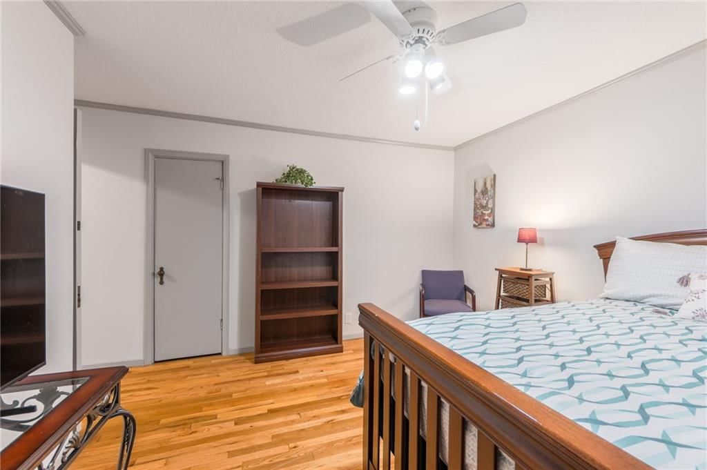 107 N Broadway Street — photo 36