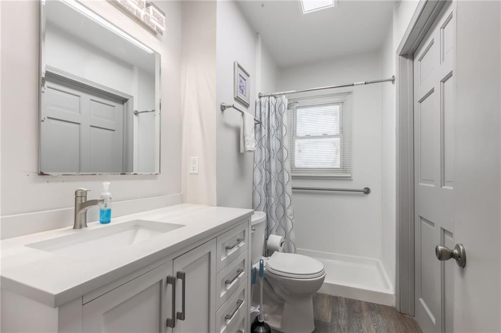 107 N Broadway Street — photo 37