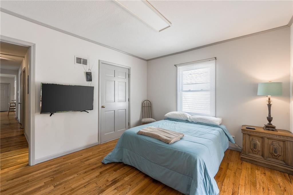 107 N Broadway Street — photo 39