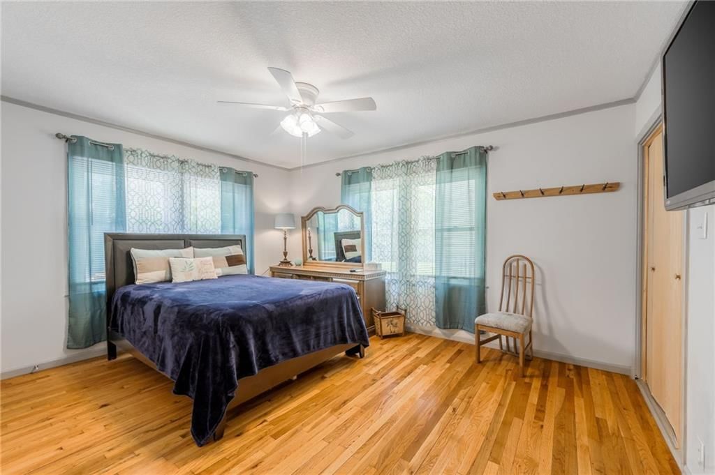 107 N Broadway Street — photo 41