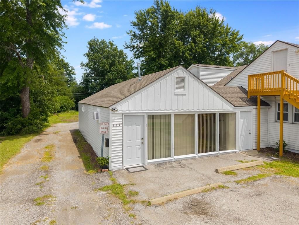 107 N Broadway Street — photo 45