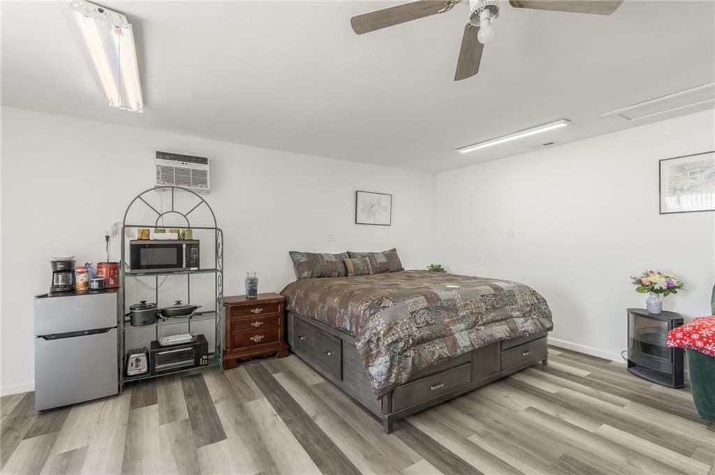 107 N Broadway Street — photo 47