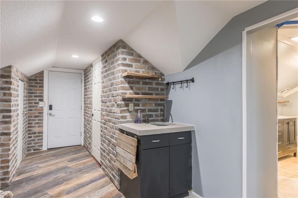 107 N Broadway Street — photo 57