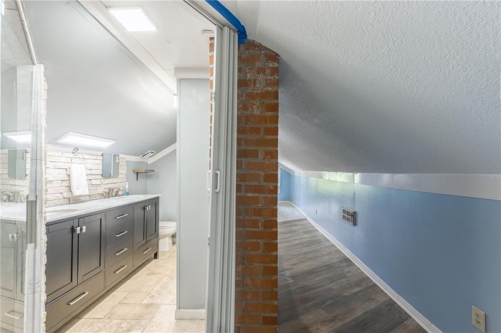 107 N Broadway Street — photo 58