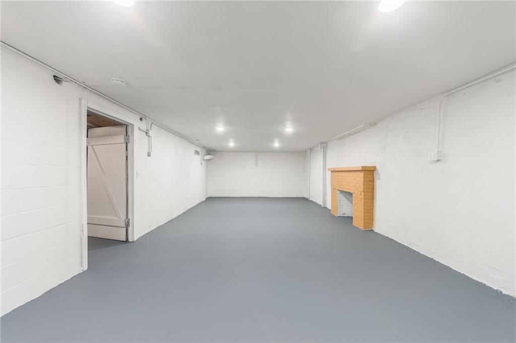 107 N Broadway Street — photo 75