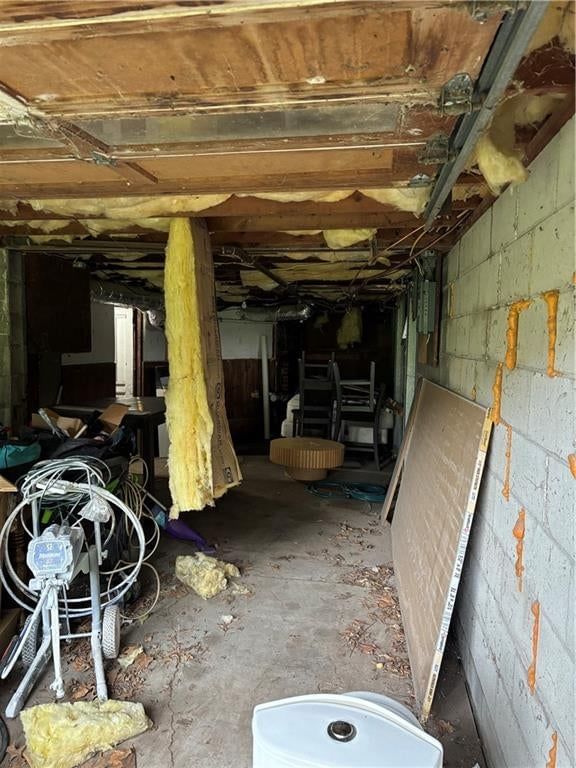 114 E Lincoln Street — photo 7