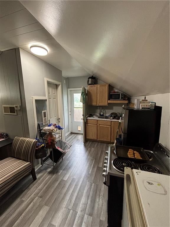 114 E Lincoln Street — photo 15
