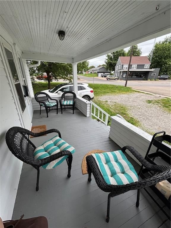114 E Lincoln Street — photo 22