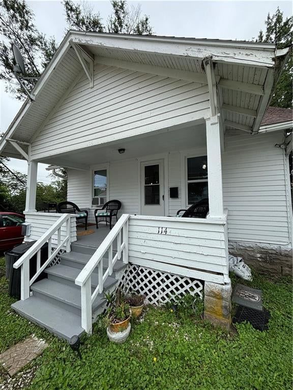 114 E Lincoln Street — photo 23