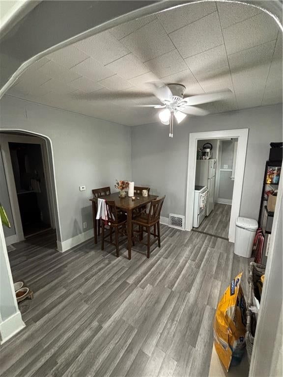 114 E Lincoln Street — photo 39