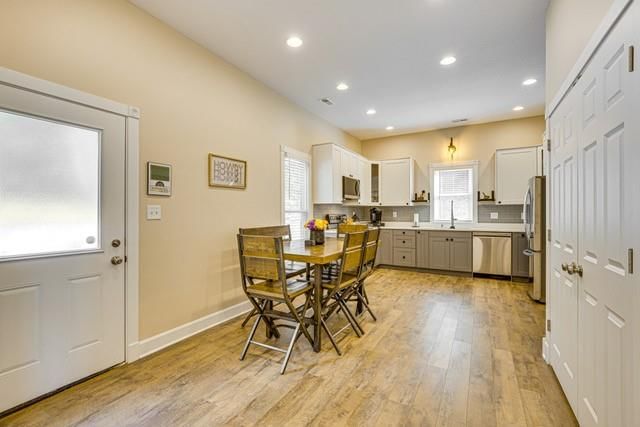 436 E Broadway Avenue — photo 5