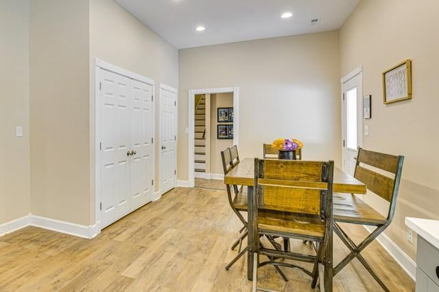 436 E Broadway Avenue — photo 8
