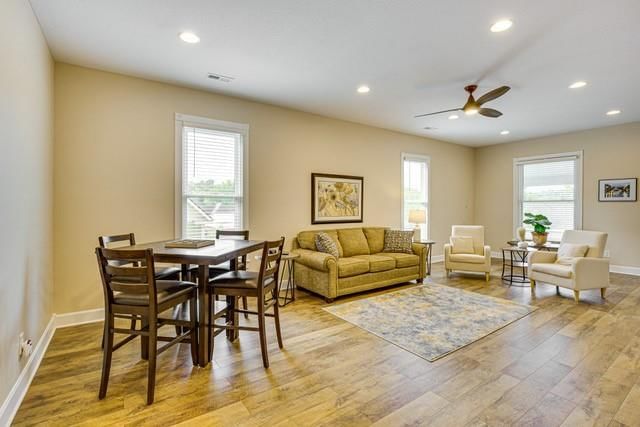 436 E Broadway Avenue — photo 15