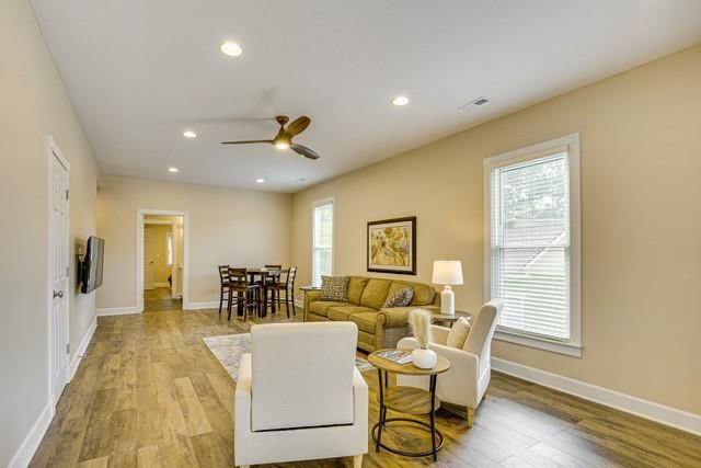 436 E Broadway Avenue — photo 16
